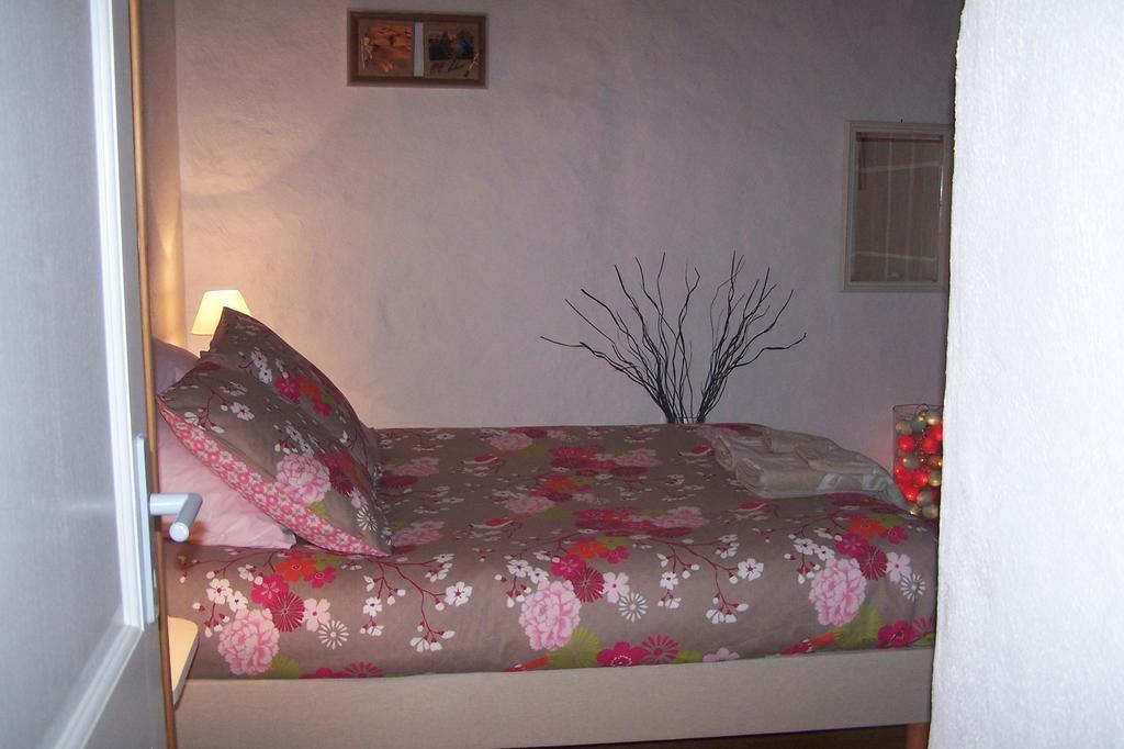 Salomony Chambre D'Hotes Marcols-les-Eaux Oda fotoğraf