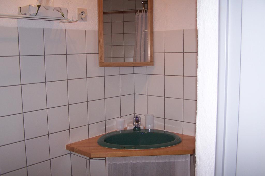 Salomony Chambre D'Hotes Marcols-les-Eaux Oda fotoğraf
