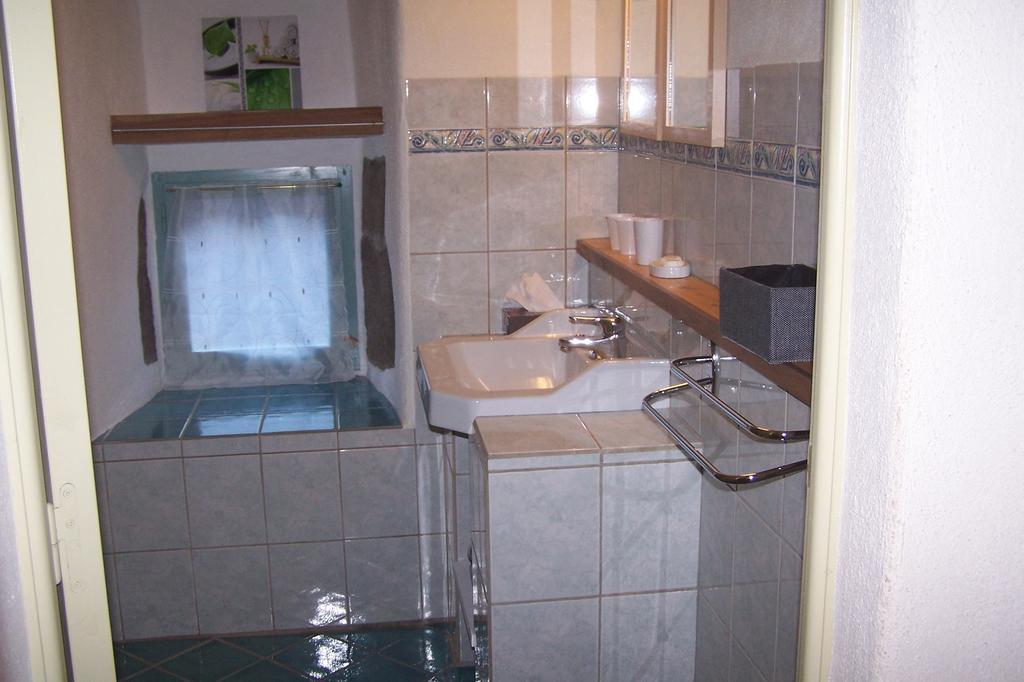Salomony Chambre D'Hotes Marcols-les-Eaux Oda fotoğraf