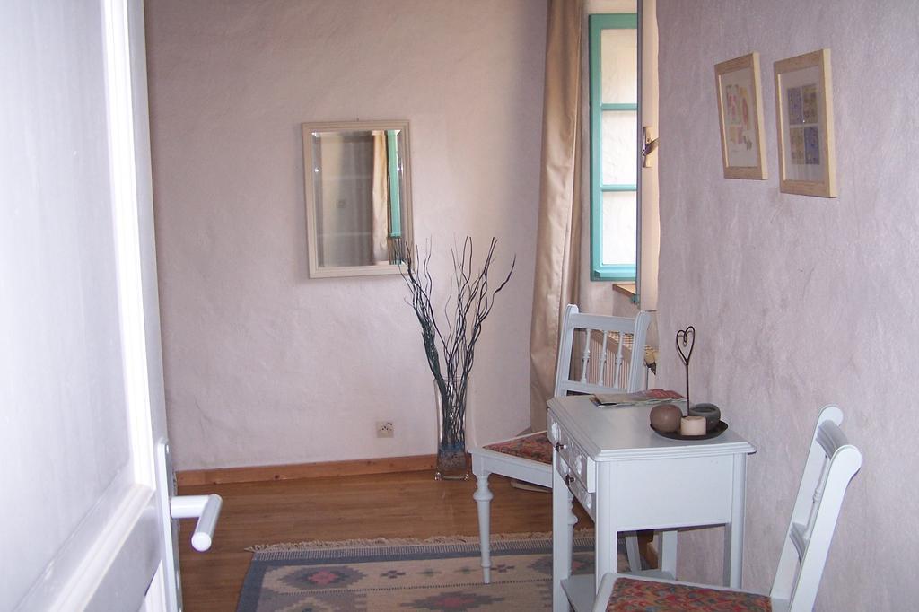 Salomony Chambre D'Hotes Marcols-les-Eaux Oda fotoğraf